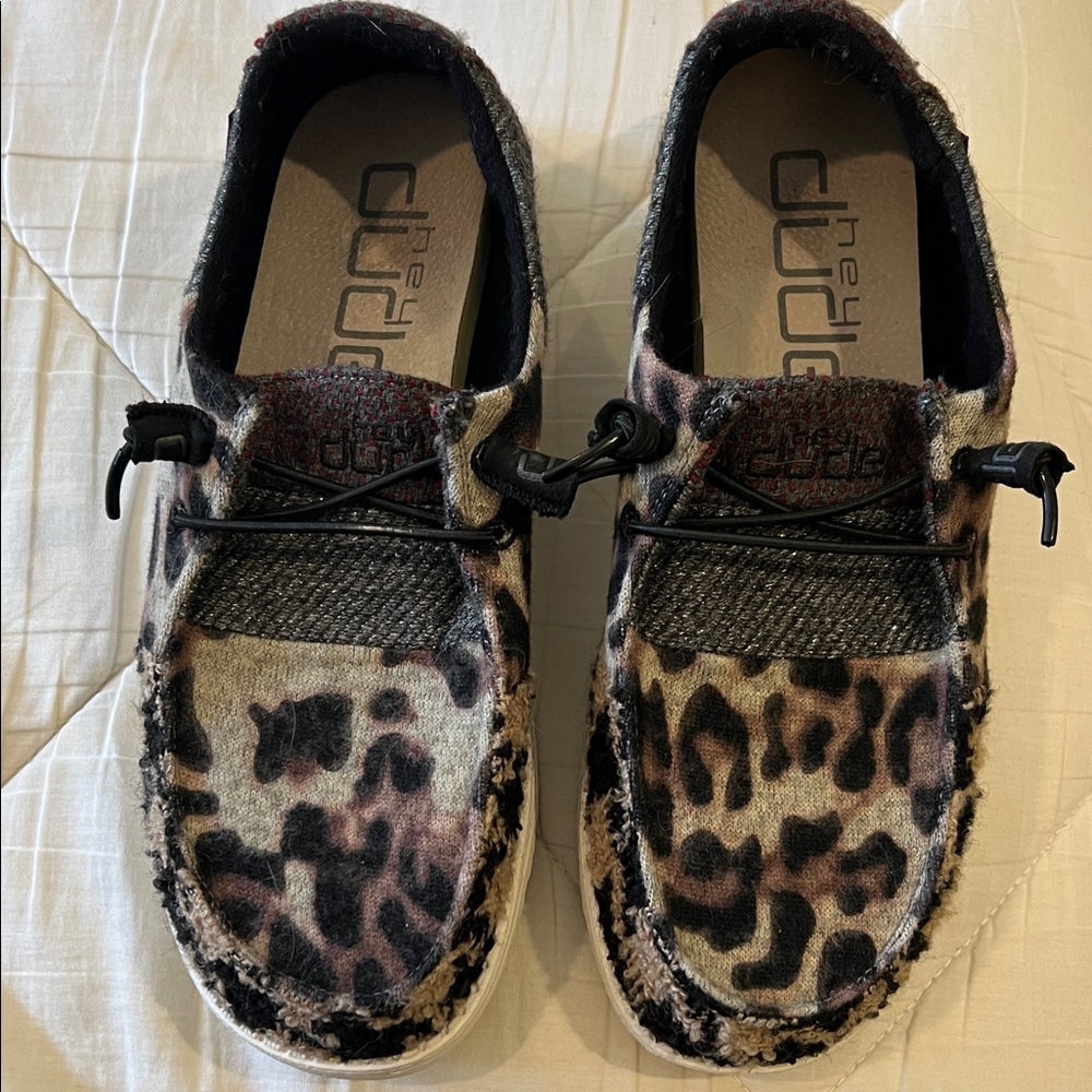 Hey Dude woman’s Cheetah Print Slippers